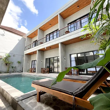 Adi Surya Guest House